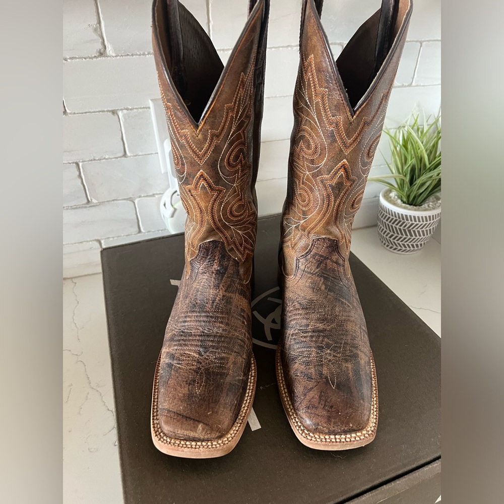 Men’s Ariat Cowboy Boots Dusted Wheat/Rusted Fence Square Toe. Mens Work boots